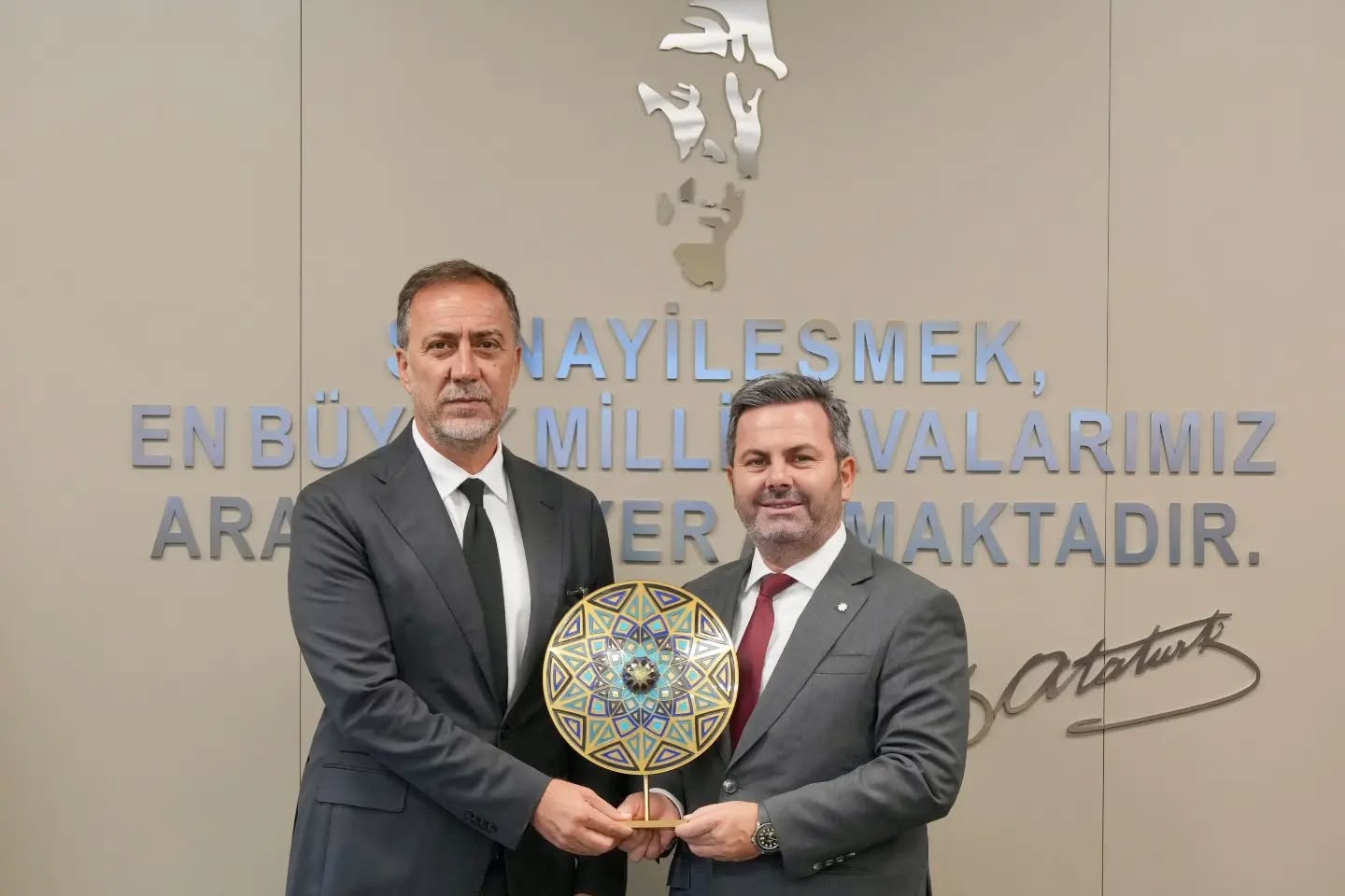 Bu sabaha hayırlısıyla İstanbul'da yeni bir seri programın ilk adımı olan “Organize Sanayi Bölgelerine” ziyaretle başladık.