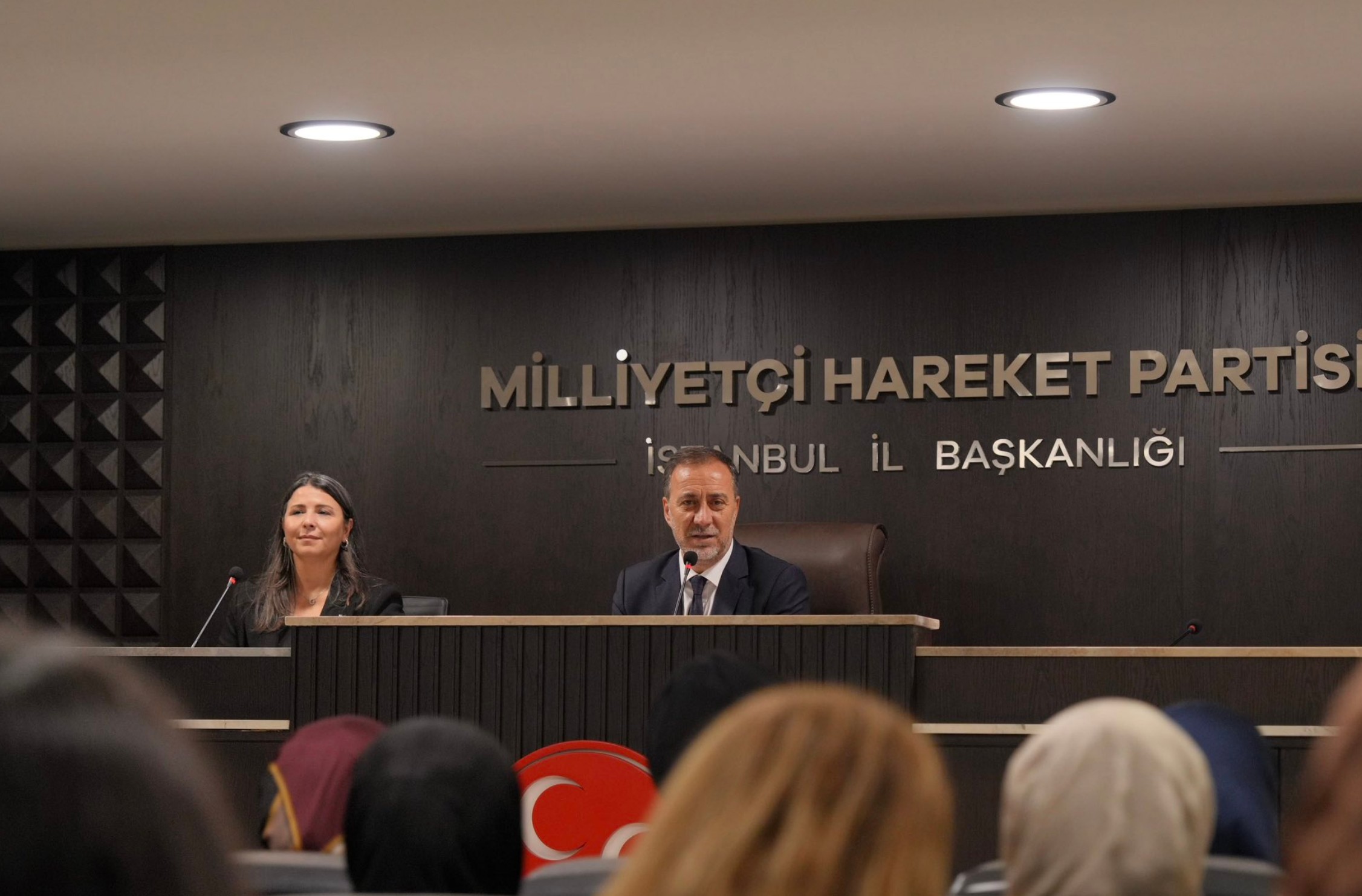 Kadın Aile Çocuk ve Engelli Politikalarından Sorumlu İlçe Başkan Yardımcılarımızla, İl Başkanlığımızda bir araya geldik.